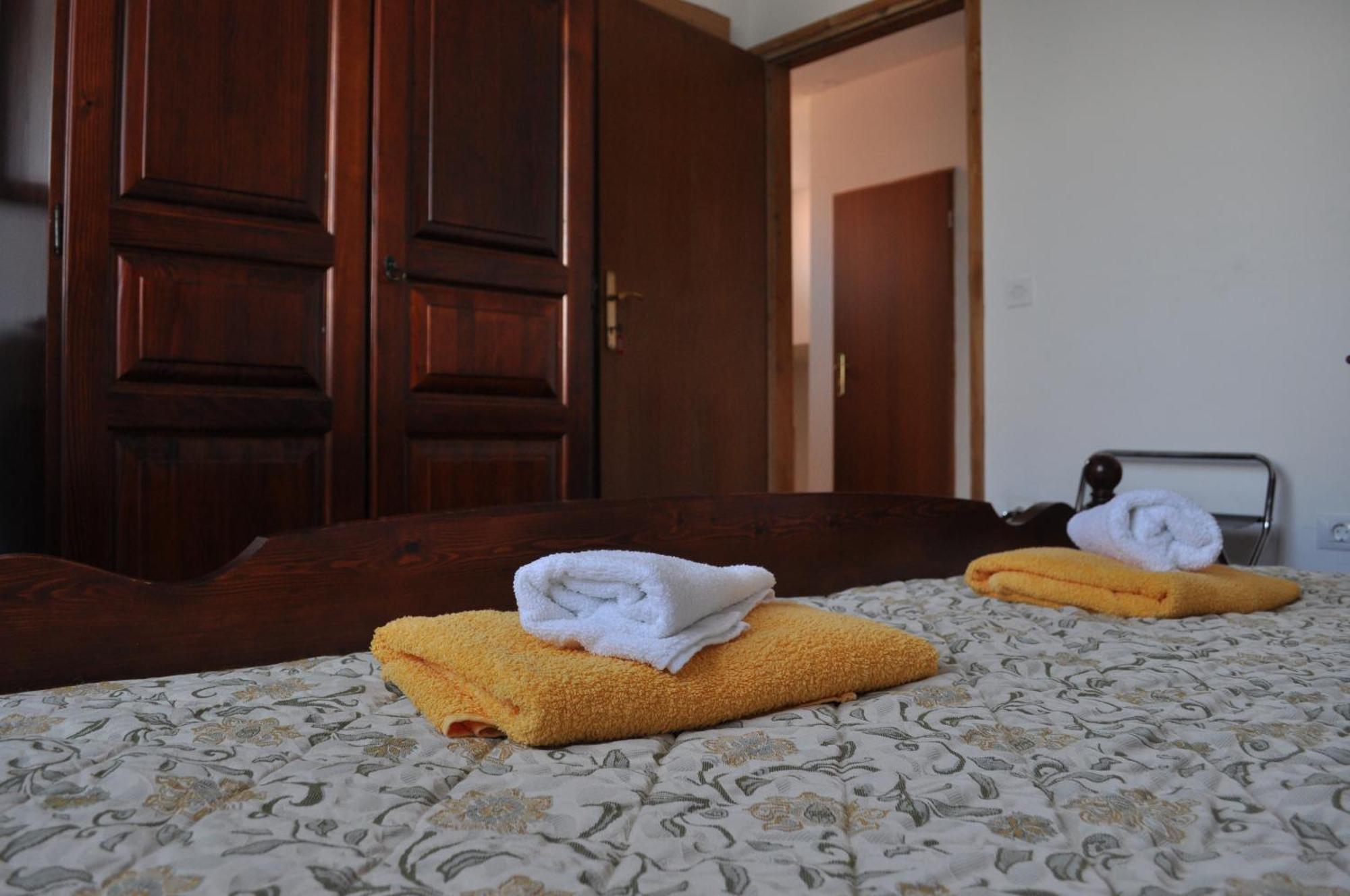 Apartman Ostrea *** Bale Εξωτερικό φωτογραφία