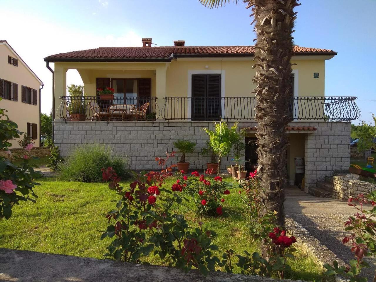 Apartman Ostrea *** Bale Εξωτερικό φωτογραφία