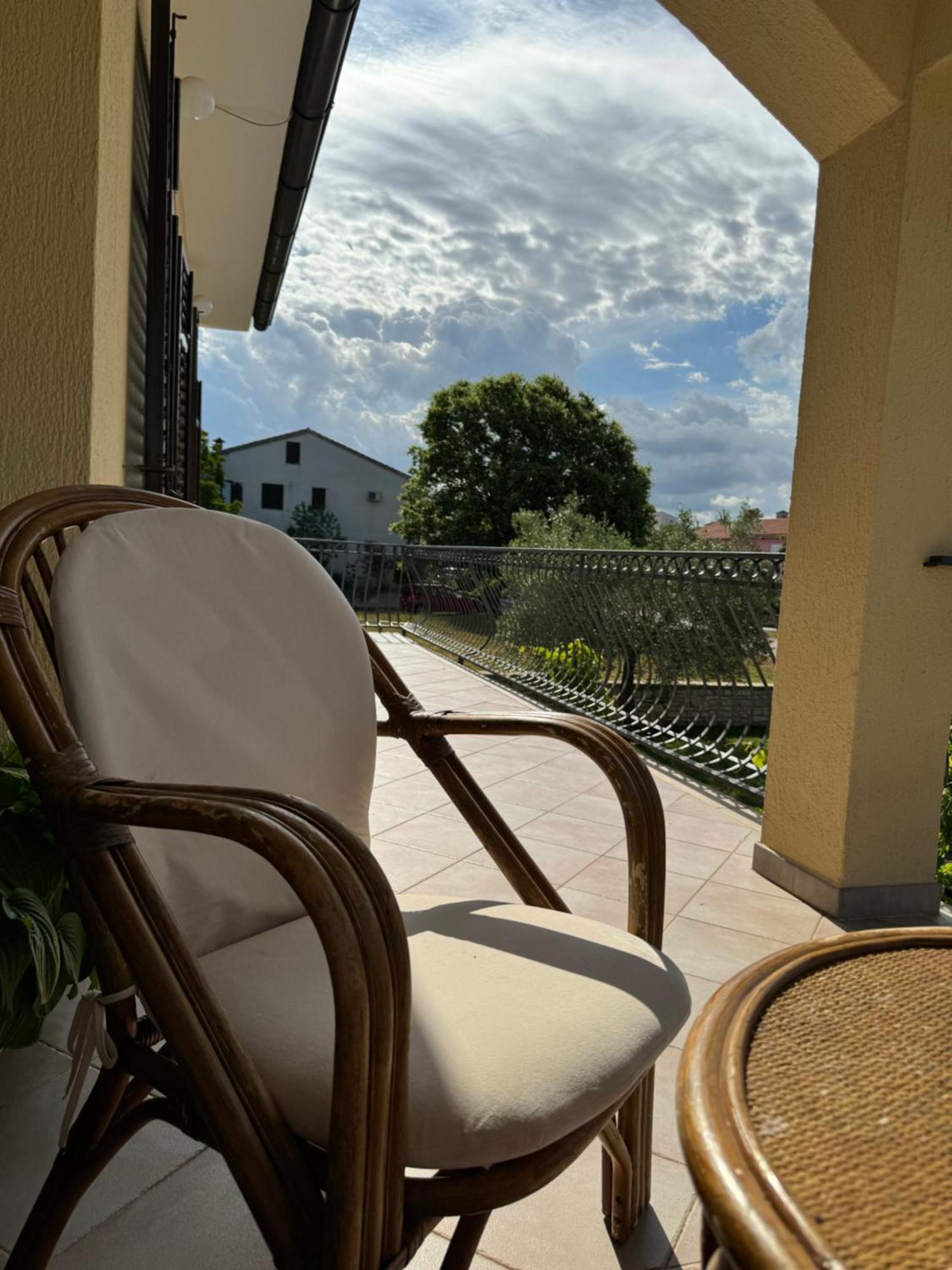Apartman Ostrea *** Bale Εξωτερικό φωτογραφία